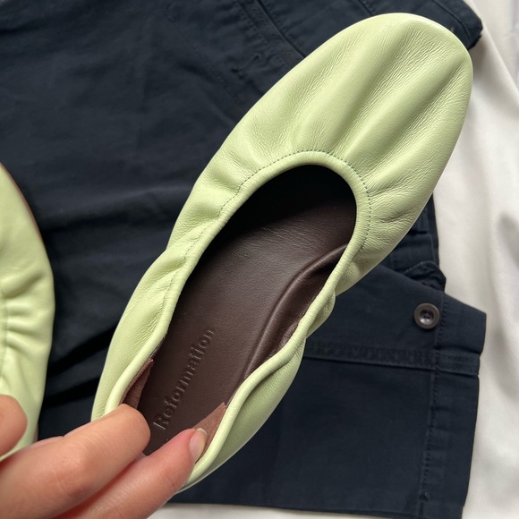 REFORMATION GREEN BUFFY RUCHED BELLET FLAT ✨🩰 - Picture 4 of 6